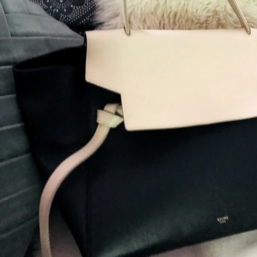 ✨ CELINE ✨ Bicolor Belt Bag - Black and Cream - Stunning and Timeless - Picture 4 of 12